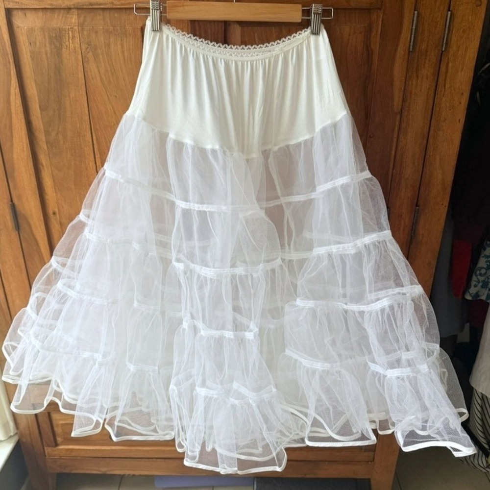 Malco Modes Vintage White Petticoat Crinoline Tiered Mesh Retro 50s Medium